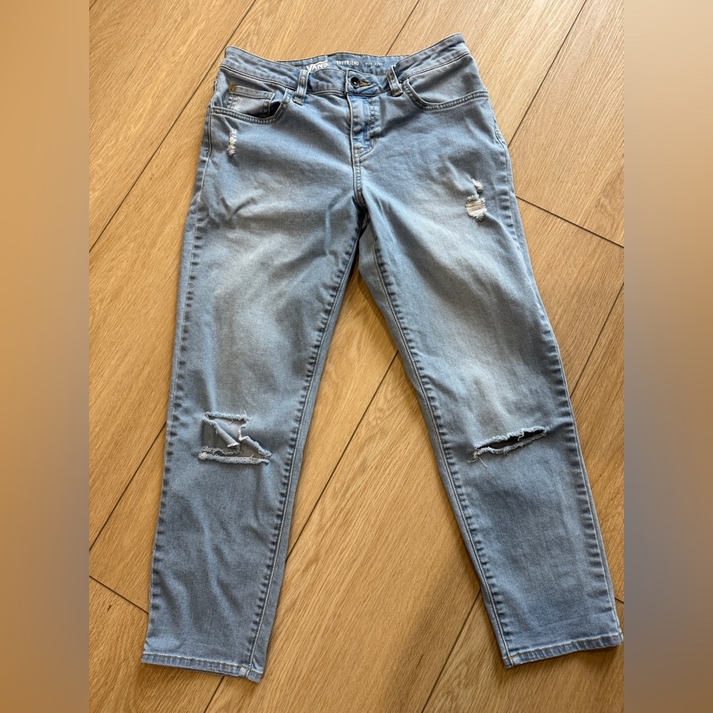 VANS Boyfriend Jeans – Size 5/27 – Light Wash – Distressed